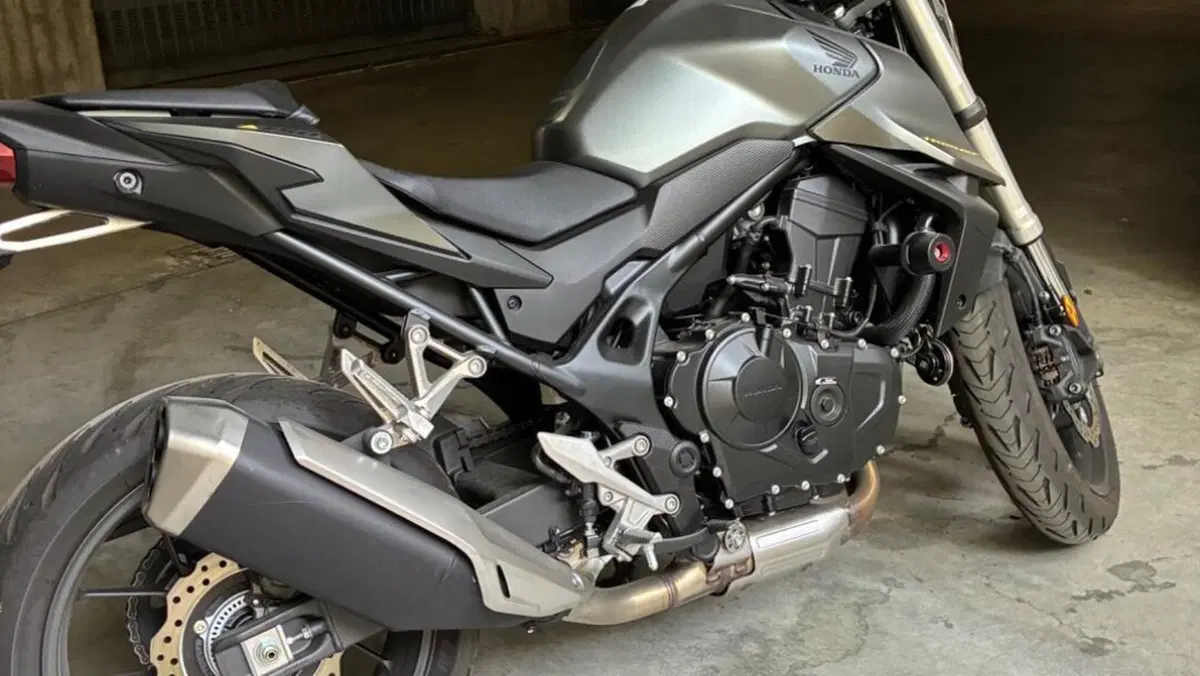 Honda CB 750 Hornet (2023 - 24)  (7)