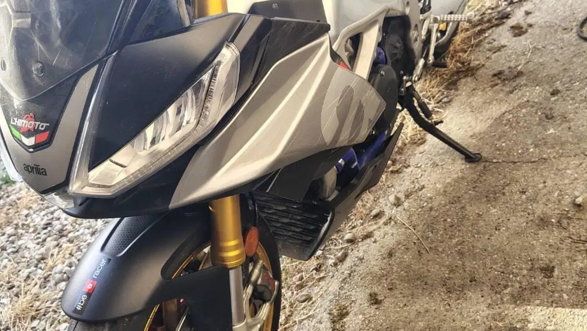 Aprilia Tuono V4 (2021 - 24)  (2)