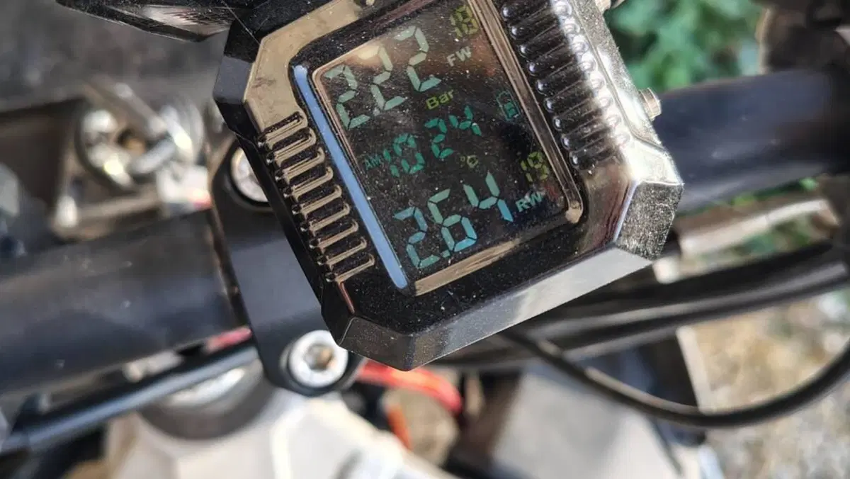 Aprilia Tuono V4 (2021 - 24)  (6)