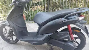 Piaggio Liberty 50 3V S (2021 - 24)  (2)