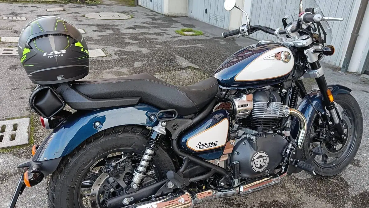 Royal Enfield Super Meteor 650 (2023 - 26)  (2)