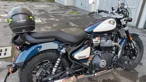 Royal Enfield Super Meteor 650 (2023 - 26)  (2)