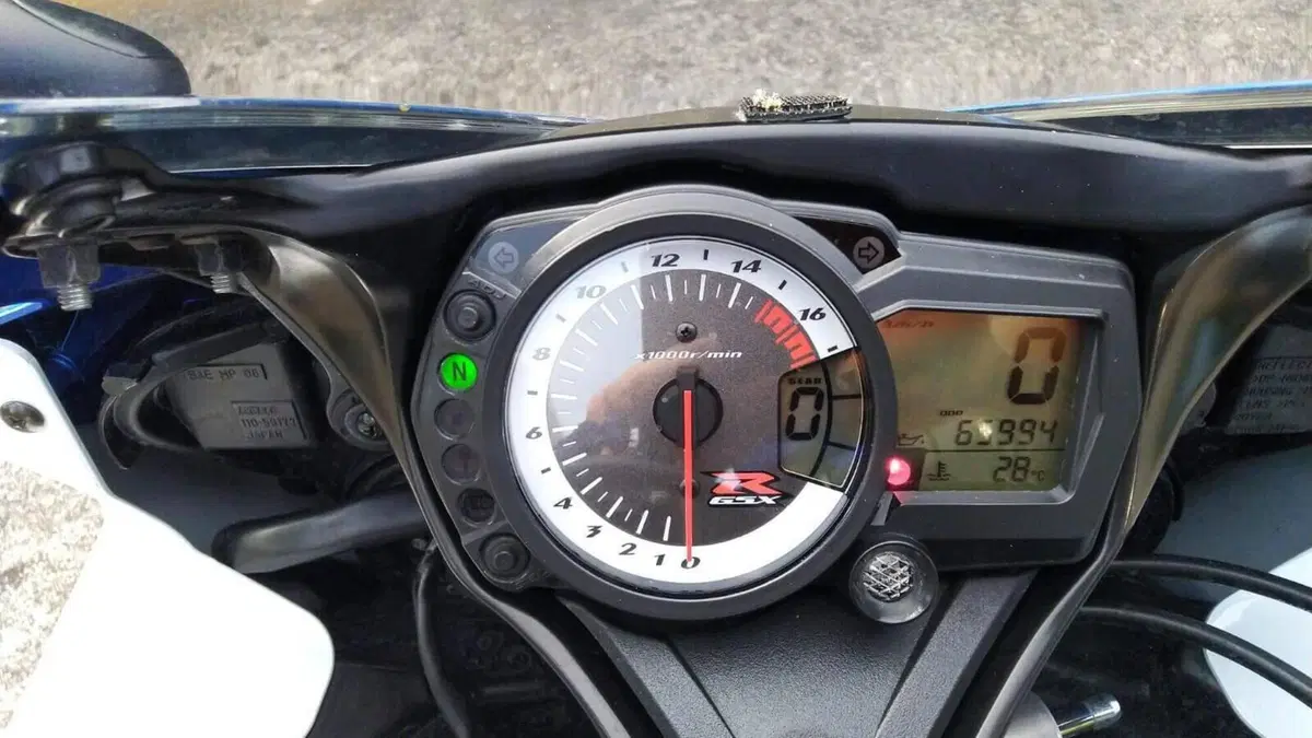 Suzuki GSX R 750 (2011 - 17)  (3)