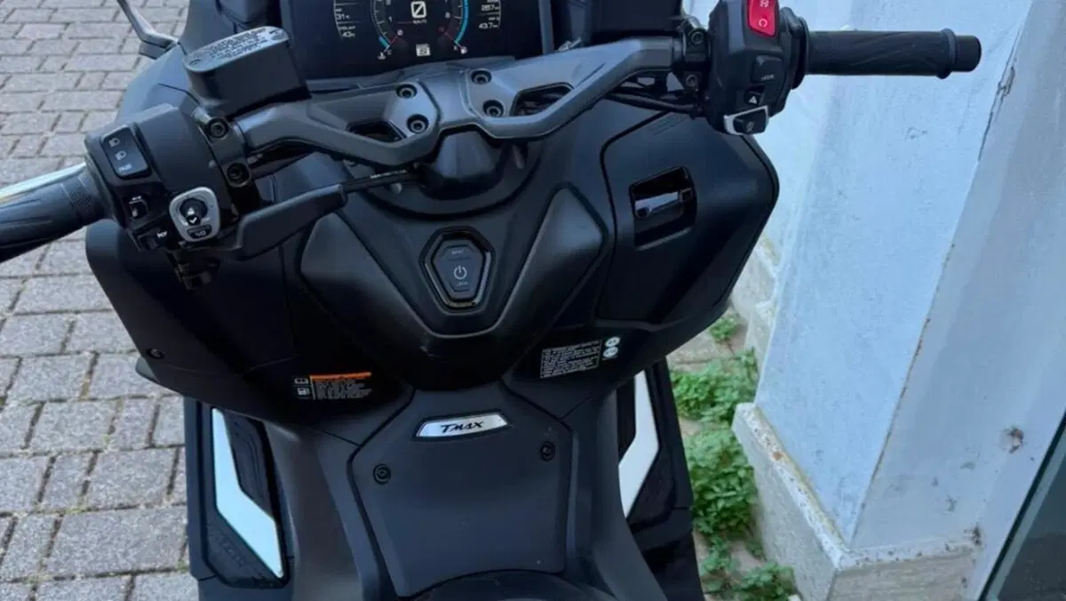 Yamaha T-Max 560 (2025 - 26)  (6)