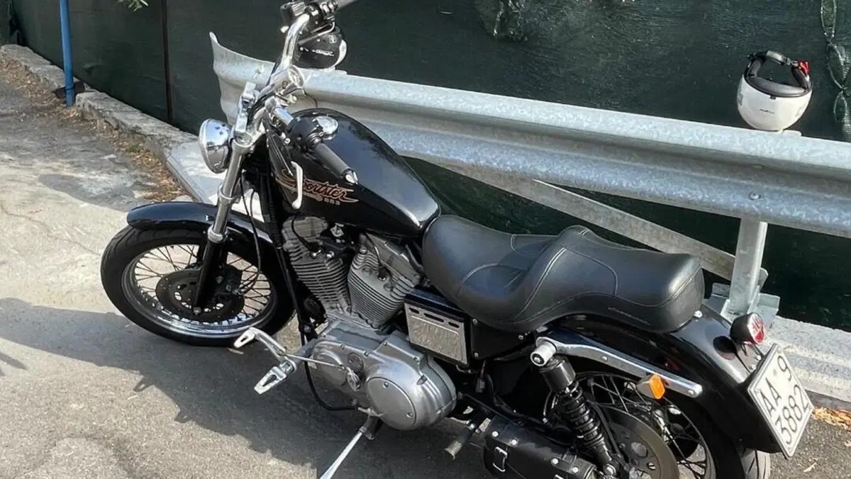 Harley-Davidson 883 Custom (1998 - 00) - XL 53C  (2)