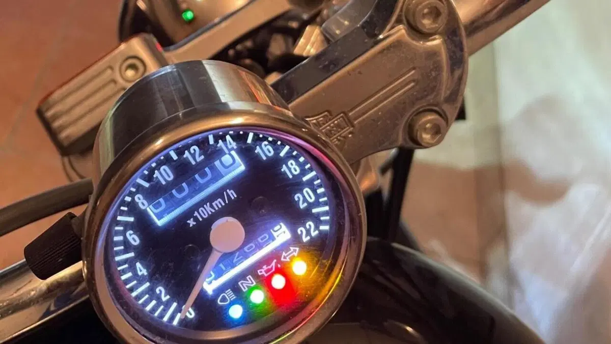 Harley-Davidson 883 Custom (1998 - 00) - XL 53C  (5)