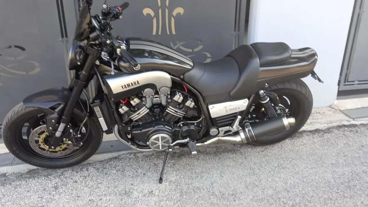Yamaha V-Max 1200  (2)
