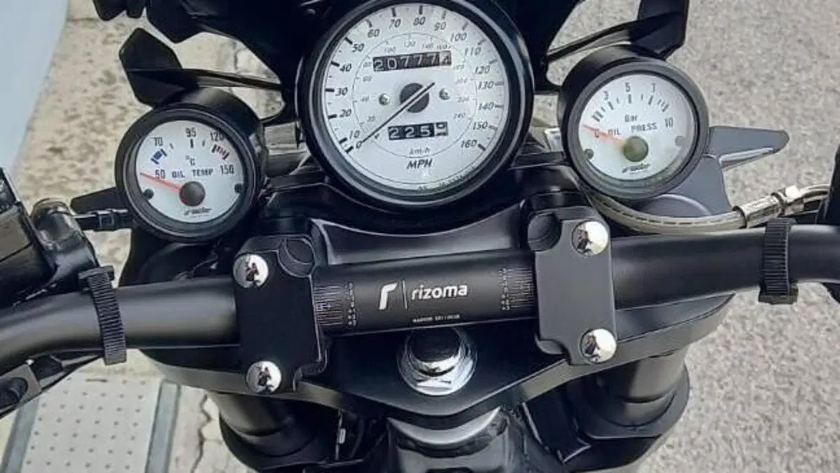 Yamaha V-Max 1200  (4)