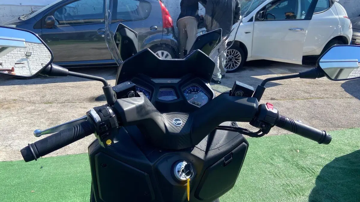Sym Joymax 300 Z+ (2021 - 24)  (10)