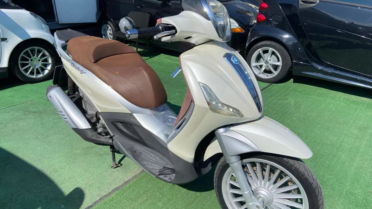 Piaggio Beverly 300 i.e. (2010 - 16)  (3)