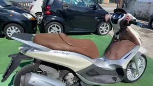 Piaggio Beverly 300 i.e. (2010 - 16)  (4)