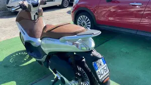 Piaggio Beverly 300 i.e. (2010 - 16)  (6)