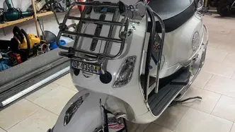 Piaggio Vespa 200 E usata