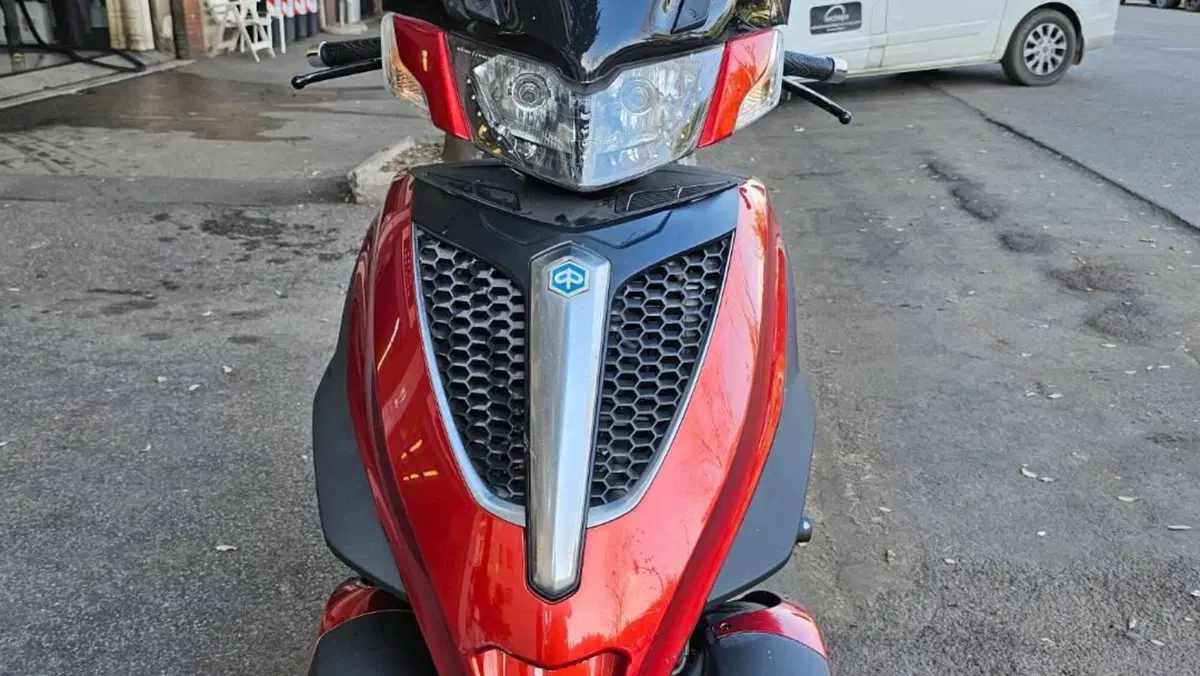 Piaggio Mp3 300 ie Yourban ERL (2011 - 17)  (4)