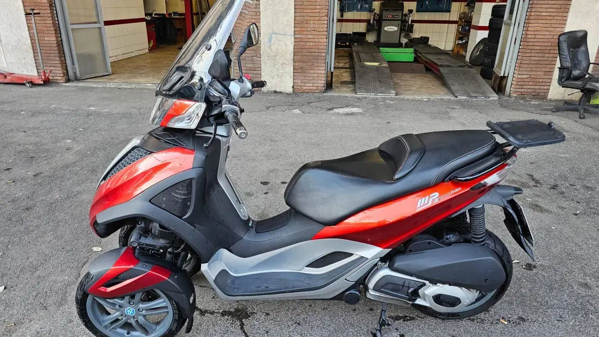 Piaggio Mp3 300 ie Yourban ERL (2011 - 17)  (5)