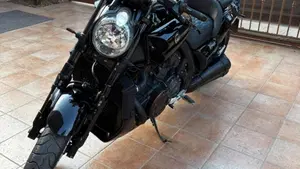 Yamaha VMAX (2008 - 17)  (3)