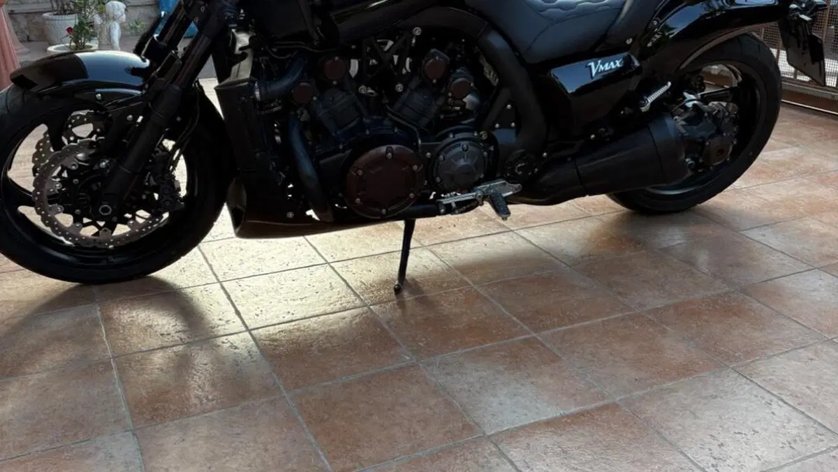 Yamaha VMAX (2008 - 17)  (4)
