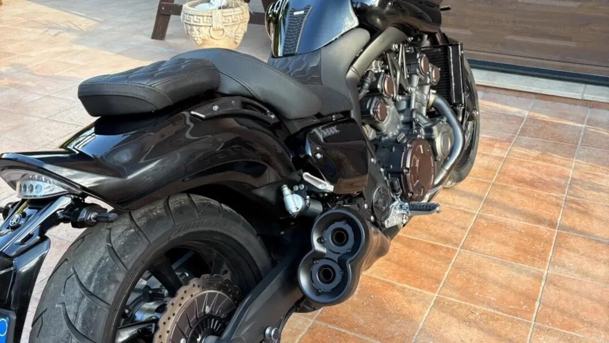 Yamaha VMAX (2008 - 17)  (6)