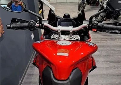 MV Agusta Turismo Veloce 800 R (2023 - 26) - Annuncio 9860185