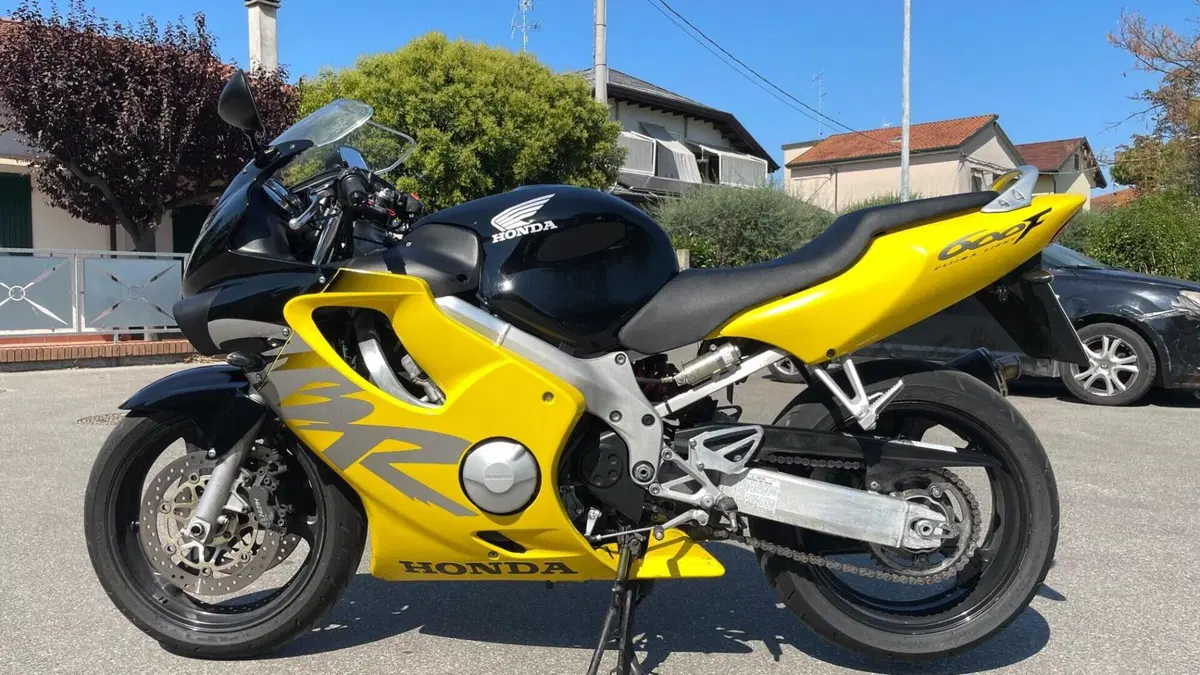 Honda CBR 600 F (1999 - 00)  (2)