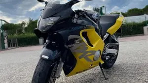 Honda CBR 600 F (1999 - 00)  (4)