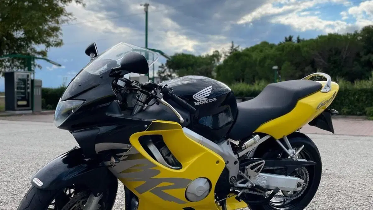 Honda CBR 600 F (1999 - 00)  (7)