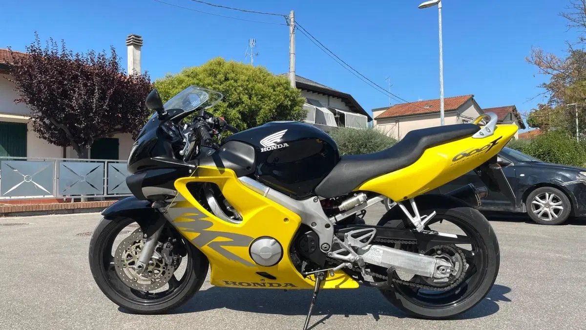 Honda CBR 600 F (1999 - 00)  (9)