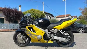 Honda CBR 600 F (1999 - 00)  (9)