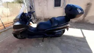 Yamaha Majesty 400 (2004 - 08)  (3)