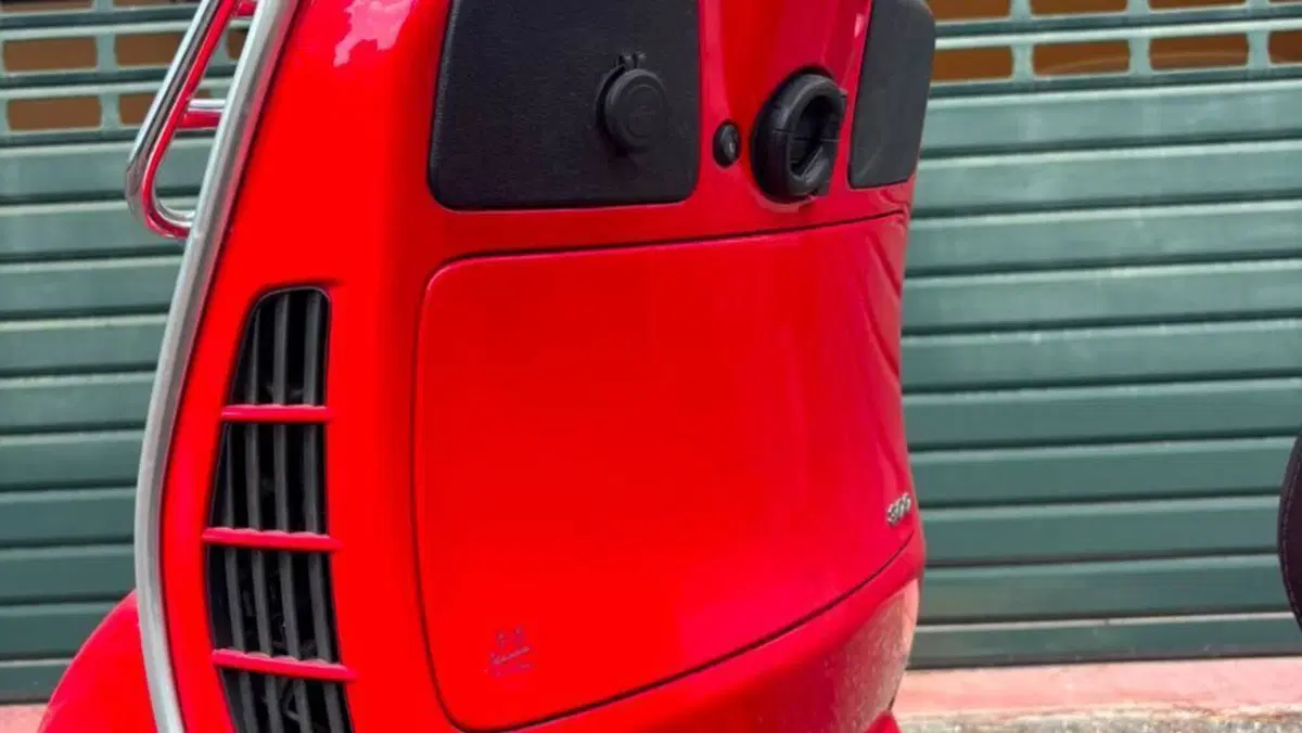 Vespa GTS 300 (2017 - 18)  (5)