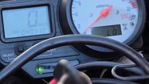 Yamaha YZF R6 (1999 - 00)  (2)