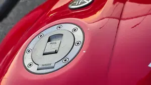 Yamaha YZF R6 (1999 - 00)  (5)