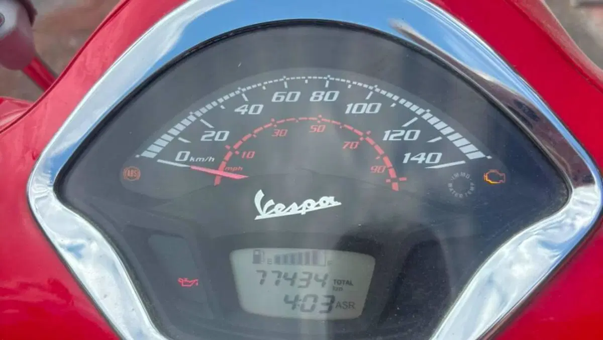 Vespa GTS 300 (2017 - 18)  (10)