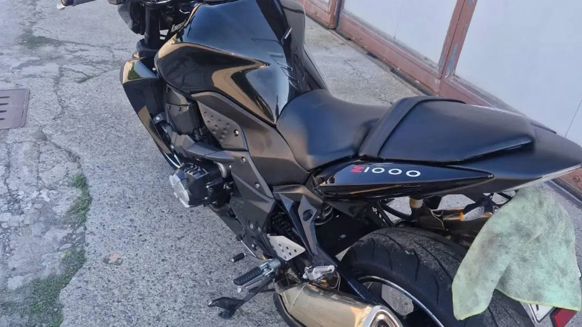 Kawasaki Z 1000 (2007 - 09)  (4)