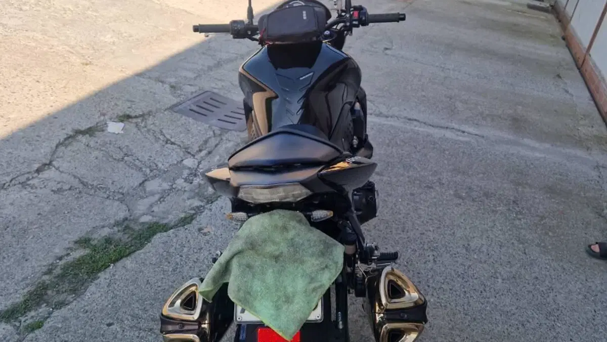 Kawasaki Z 1000 (2007 - 09)  (5)