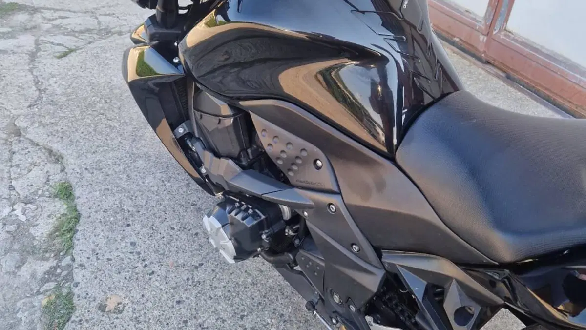 Kawasaki Z 1000 (2007 - 09)  (8)