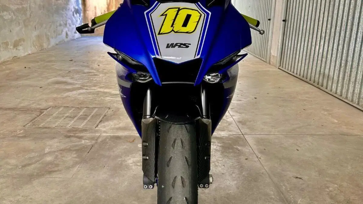 Yamaha YZF R1 (2020 - 25)  (3)