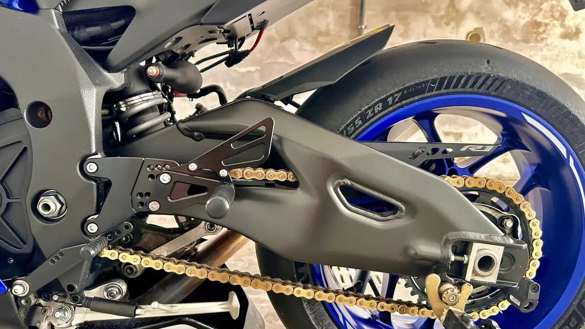 Yamaha YZF R1 (2020 - 25)  (5)