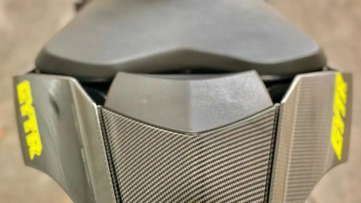 Yamaha YZF R1 (2020 - 25)  (6)