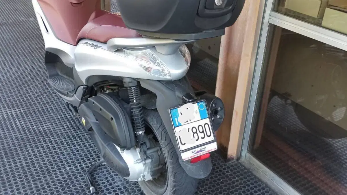 Piaggio Beverly 350 SportTouring ie ABS (2011 - 17)  (3)