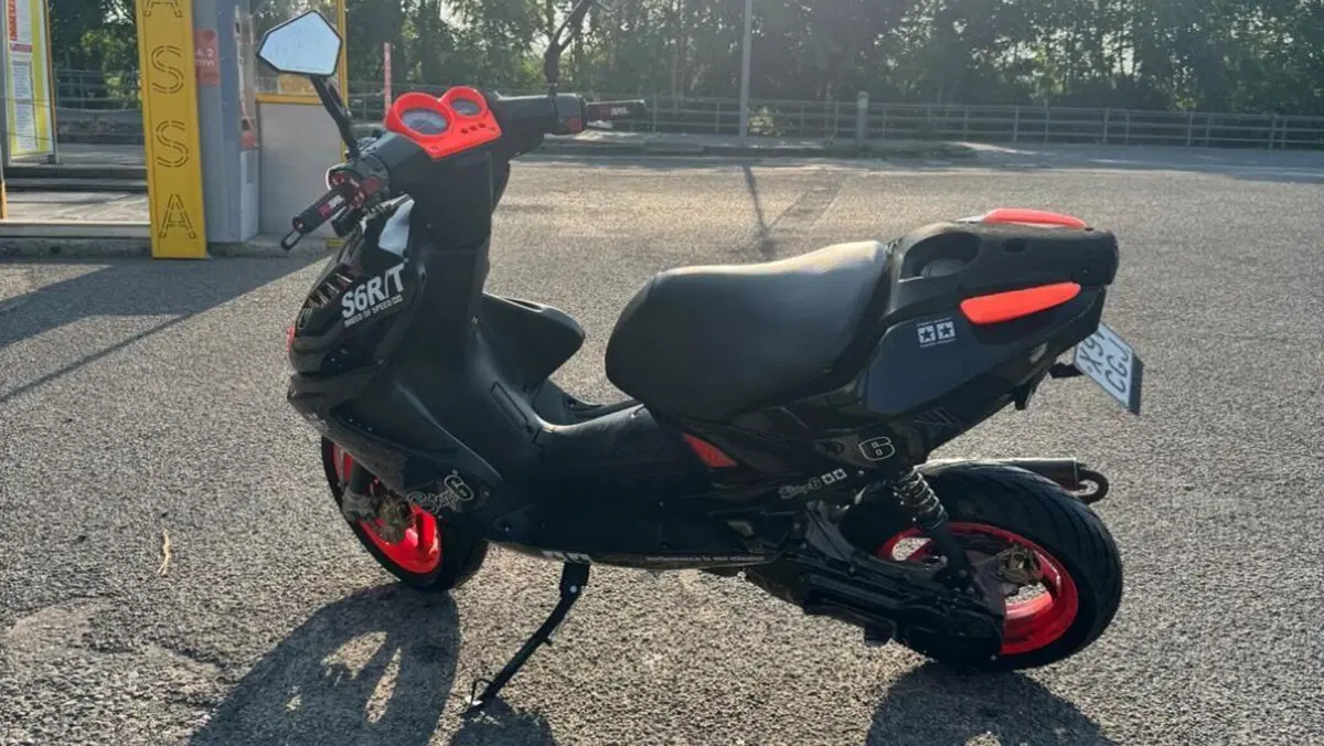 Yamaha Aerox 50 R (2007 - 18)  (4)