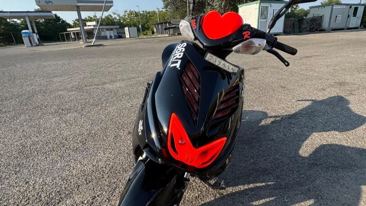 Yamaha Aerox 50 R (2007 - 18)  (5)