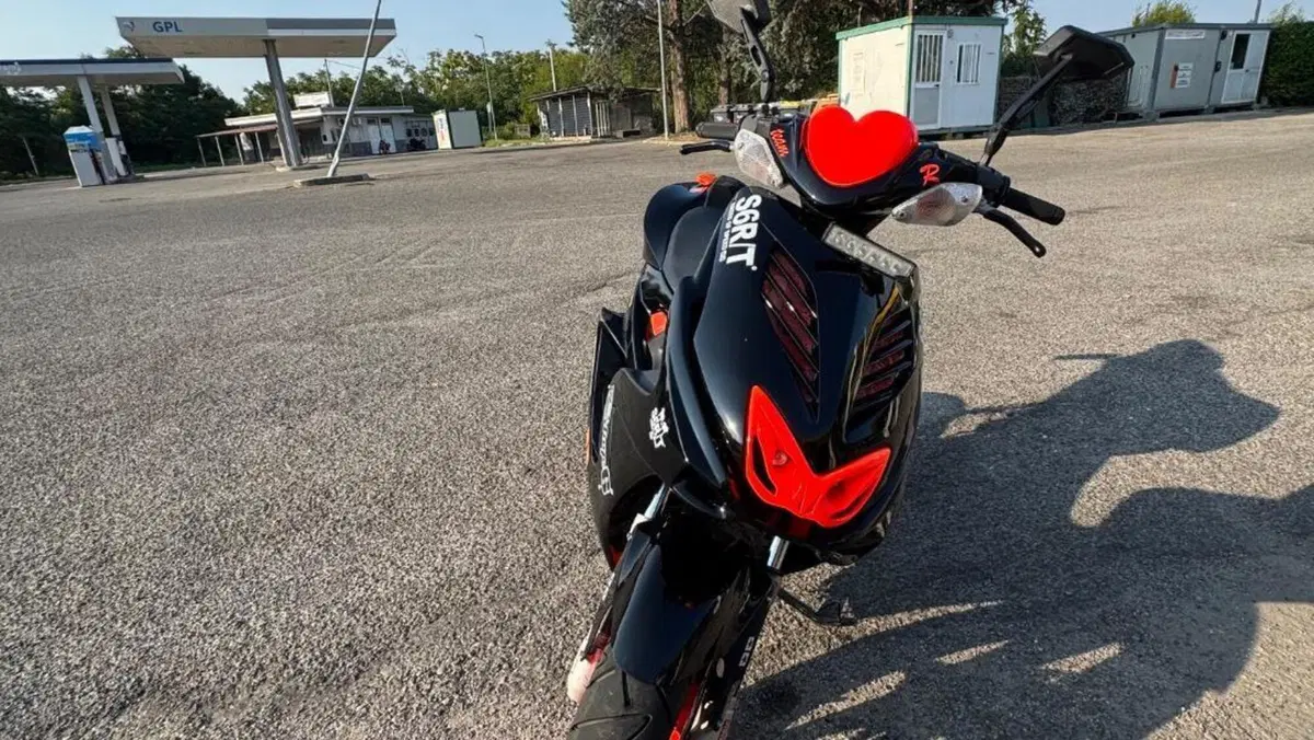 Yamaha Aerox 50 R (2007 - 18)  (6)
