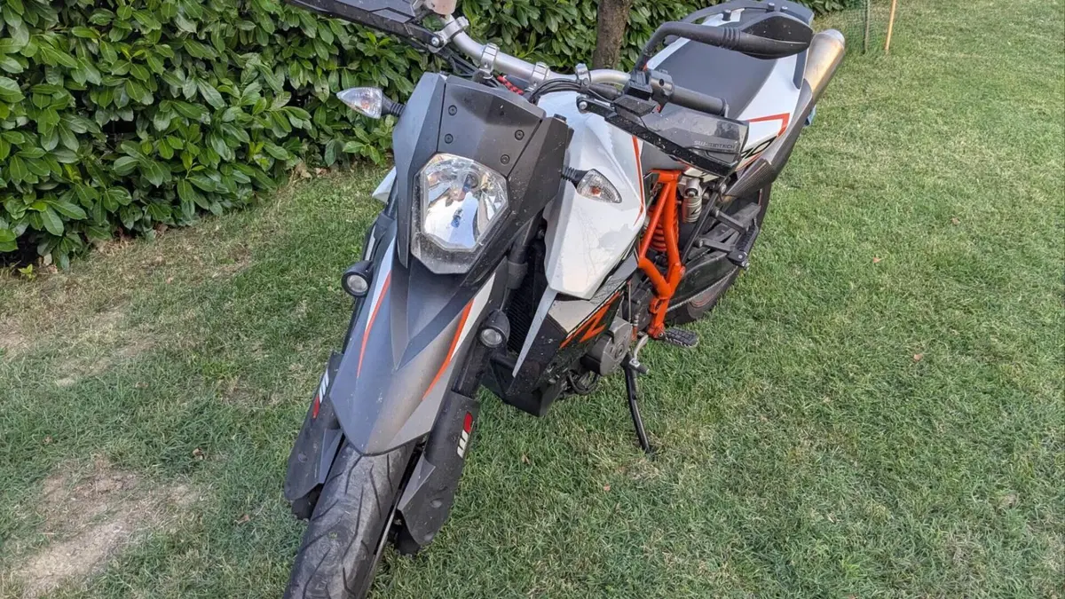 KTM 990 Supermoto R (2009 - 11)  (2)