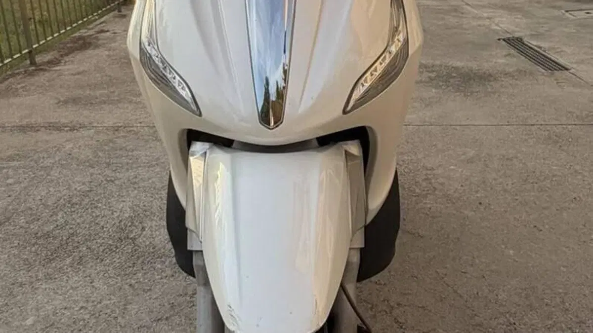 Piaggio Beverly 300 i.e. (2010 - 16)  (2)
