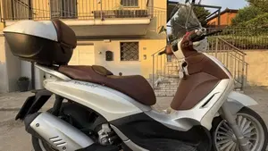 Piaggio Beverly 300 i.e. (2010 - 16)  (3)