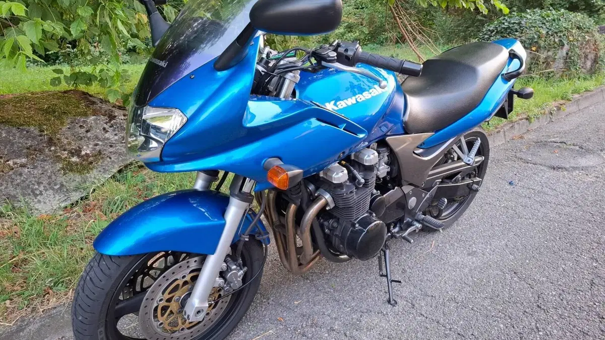 Kawasaki ZR 7S 