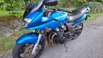 Kawasaki ZR 7S usata