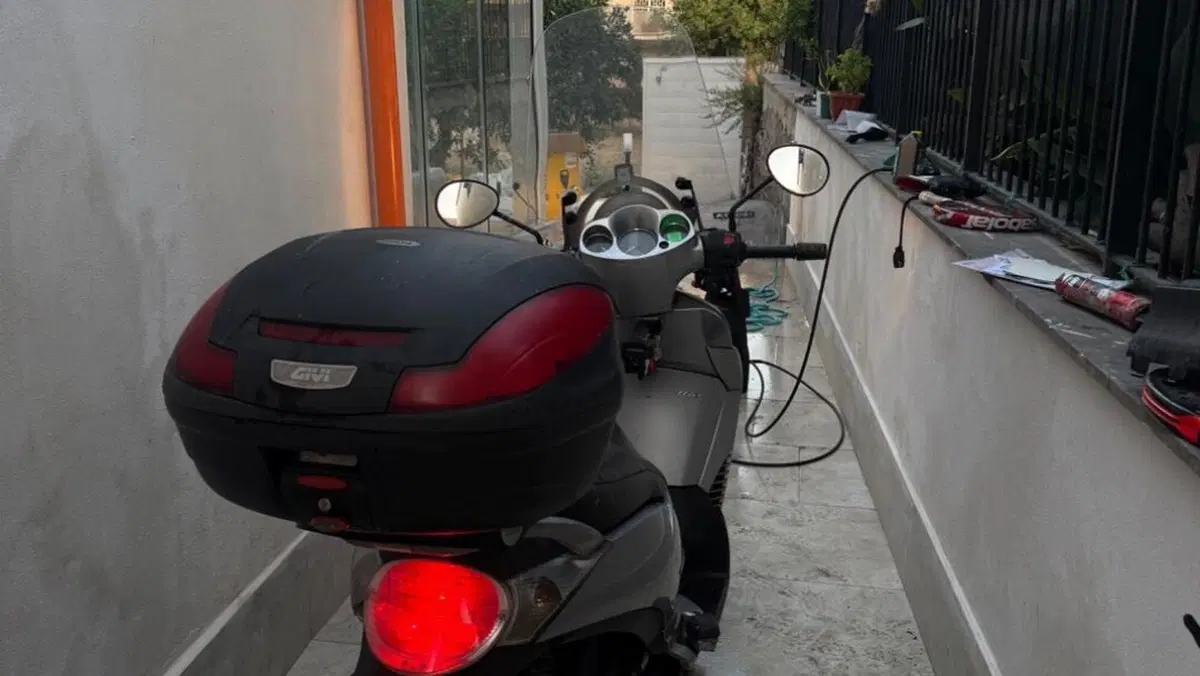 Aprilia Scarabeo 250 (2006 - 11)  (2)