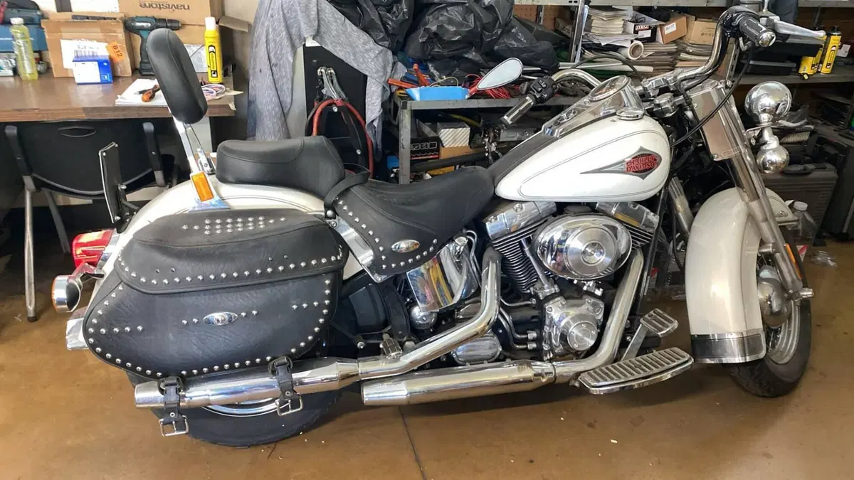 Harley-Davidson 1450 Heritage Classic (1999 - 02) - FLSTC  (2)